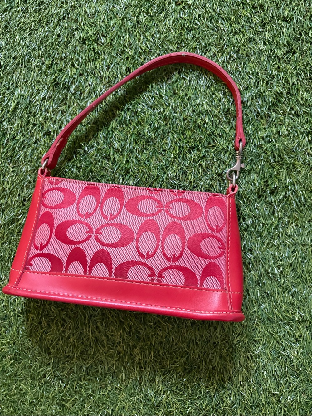 Gucci Mini Shoulder Bag in Red and Pink Signature Jacquard